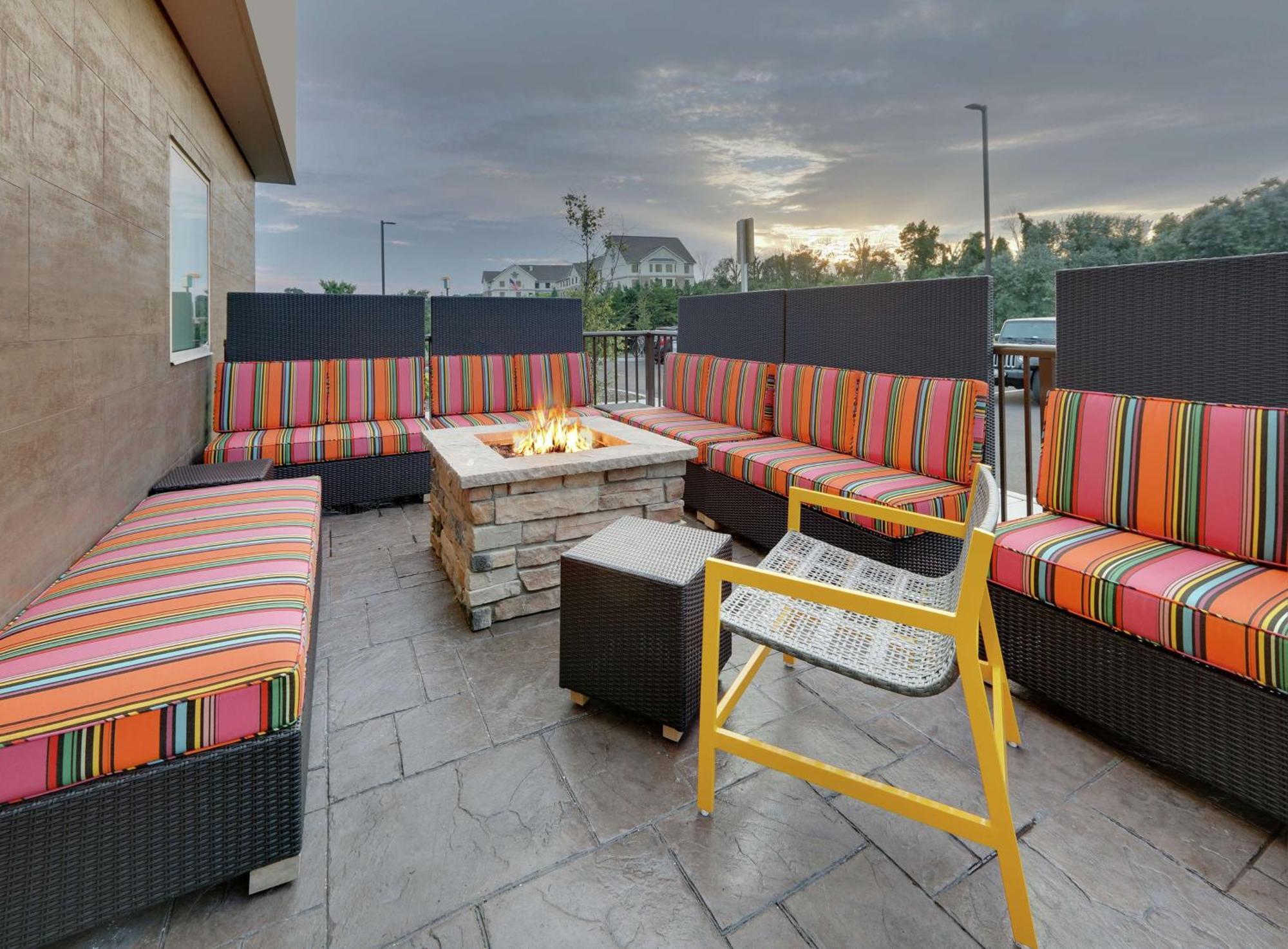Home2 Suites By Hilton Hagerstown Bagian luar foto